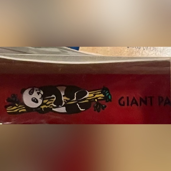 Butler Endangered Species Toothbrush Giant Panda,Jaguar,Humpback Whale,Sea Otter - Picture 6 of 9